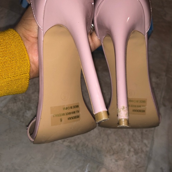 Heels - Picture 3 of 7
